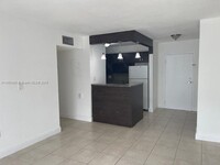 8261 NW 8th St in Miami, FL - Building Photo - Building Photo