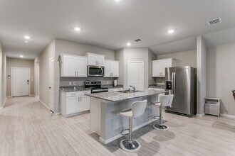 1348 Dillard Creek Dr in Justin, TX - Building Photo - Building Photo