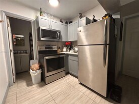 1928 Wilson St in Hollywood, FL - Building Photo