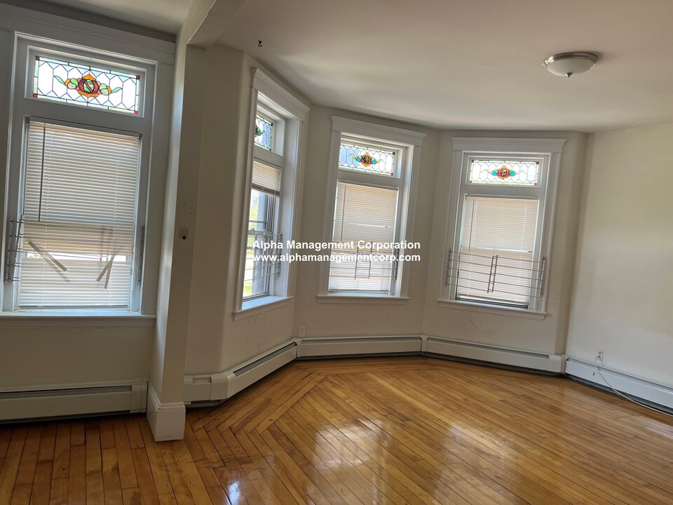 1426 Commonwealth Ave, Unit 1 in Boston, MA - Building Photo