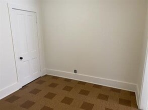 512 W University Ave in Champaign, IL - Building Photo - Building Photo