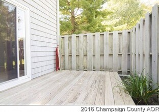 1931 Blackthorn Dr in Champaign, IL - Building Photo - Building Photo