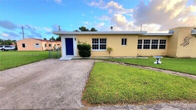 720 NE 5th St in Hallandale Beach, FL - Building Photo - Building Photo