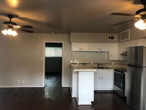 308 Smith St in Grapevine, TX - Building Photo - Building Photo