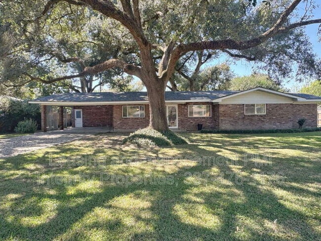 216 Brentwood Blvd
