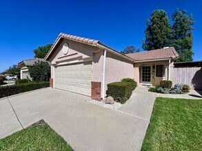 27806 Hillpointe Dr in Menifee, CA - Building Photo - Building Photo