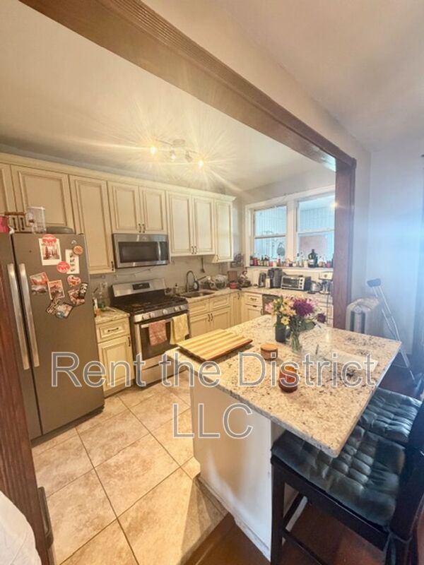 property at 318 T St NE