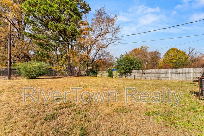1093 N Watkins St in Memphis, TN - Building Photo - Building Photo