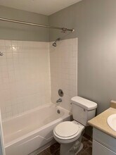 400 Taylor Ave NW in Renton, WA - Foto de edificio - Building Photo