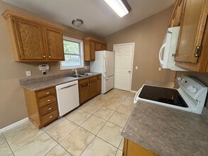 367 Evergreen Dr in Lake Ozark, MO - Building Photo - Building Photo