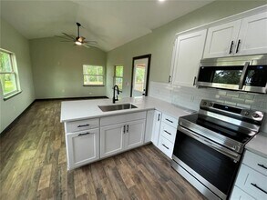 31528 Tyndall Rd in Zephyrhills, FL - Building Photo - Building Photo