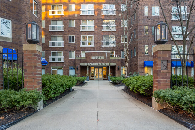 Bay Square in Cambridge, MA - Foto de edificio - Building Photo