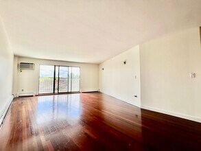 141 Coolidge Ave, Unit 420 in Watertown, MA - Building Photo - Building Photo
