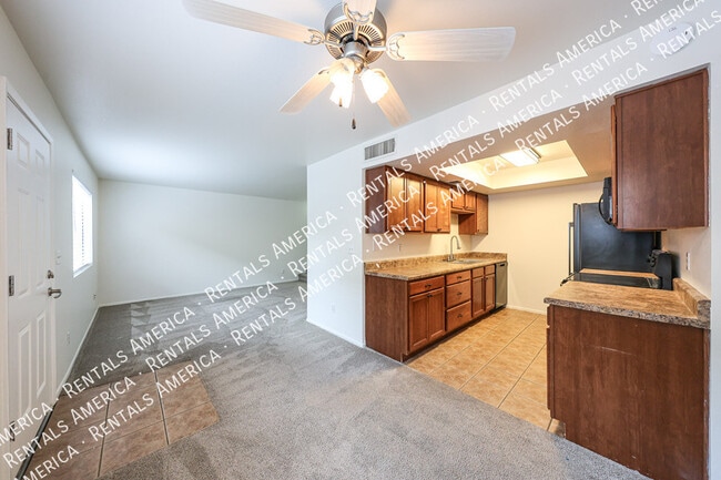 8548 E Belleview St in Scottsdale, AZ - Foto de edificio - Building Photo