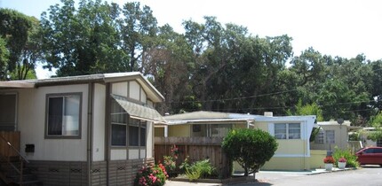 Meadowbrook Mobile Estates in Sonoma, CA - Foto de edificio - Building Photo