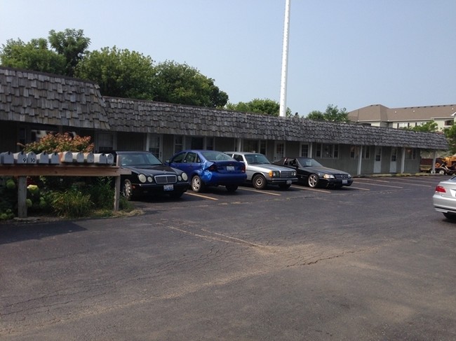 9316 US Route 34 in Yorkville, IL - Foto de edificio - Building Photo