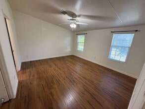 12428 SW Archer Rd in Archer, FL - Building Photo - Building Photo