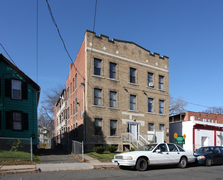 717 Garden St in Hartford, CT - Building Photo