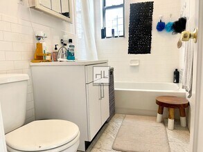 WEST 104 STREET in New York, NY - Foto de edificio - Building Photo