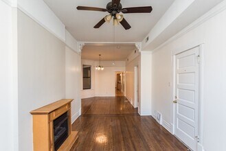 907 W Addison St in Chicago, IL - Building Photo - Building Photo