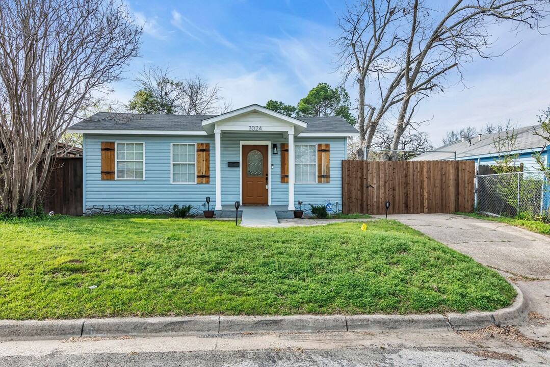 3024 Carnation Ave in Fort Worth, TX - Building Photo