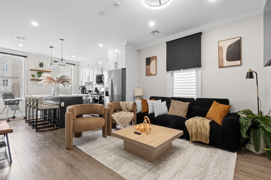 3316 Summit Ave in Union City, NJ - Building Photo