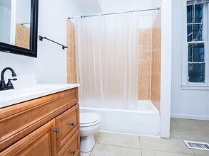 1834 N Bissell St in Chicago, IL - Building Photo - Building Photo