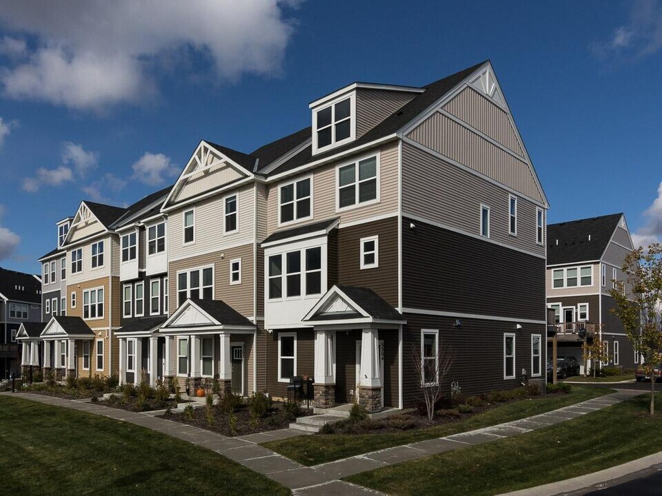 5204 Hampton St NE in Prior Lake, MN - Building Photo