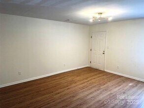 5591 Wrenn Dr in Denver, NC - Building Photo - Building Photo