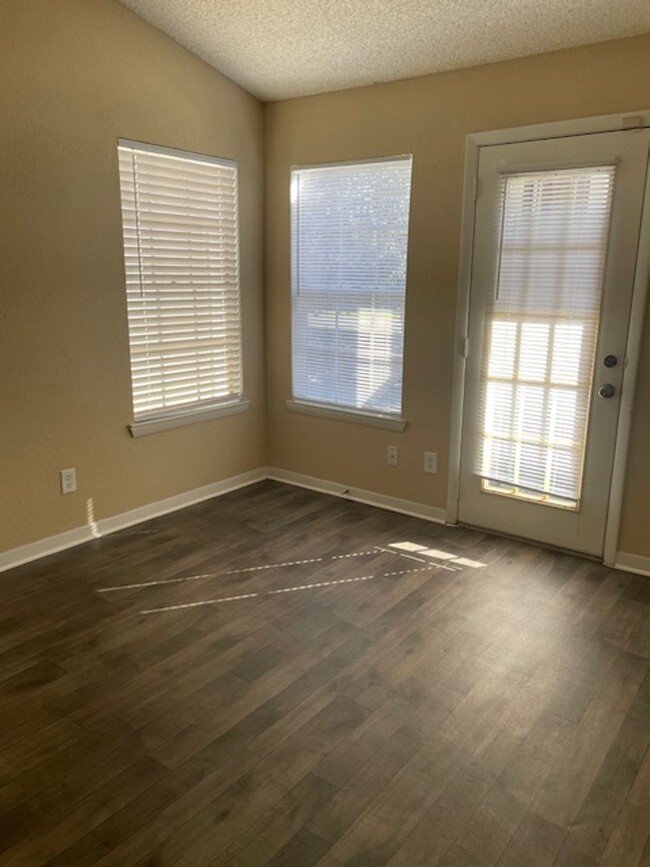 5501 Rosebriar Way, Unit B201 in Orlando, FL - Building Photo - Building Photo