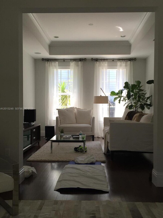 5000 SW 73rd Terrace in Miami, FL - Building Photo - Building Photo