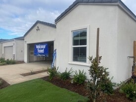 1113 Arroyo Way in Madera, CA - Building Photo