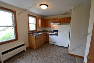 26 N Broadway St, Unit 2S in Joliet, IL - Building Photo - Building Photo