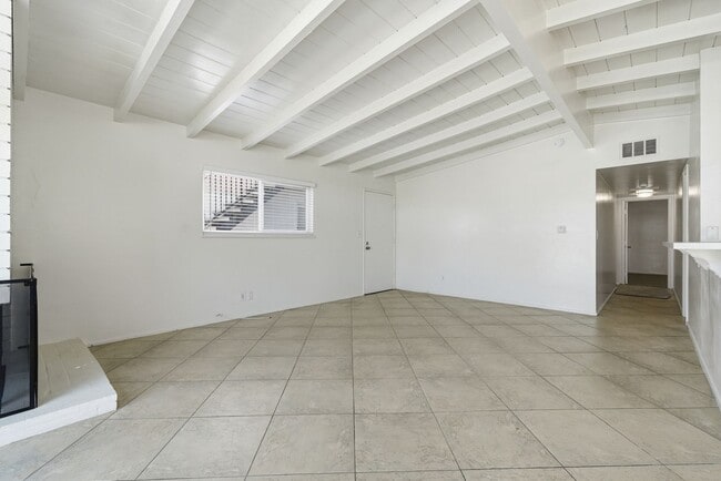 4911-4911 River Ave in Newport Beach, CA - Building Photo - Building Photo