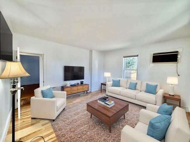 29 Trafford St in Quincy, MA - Building Photo - Building Photo