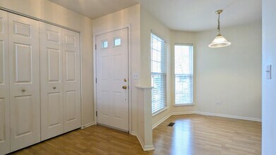 937 Huntington Dr in Elk Grove Village, IL - Building Photo - Building Photo