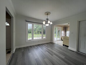 1380 Rosedale Ln in Hoffman Estates, IL - Building Photo - Building Photo