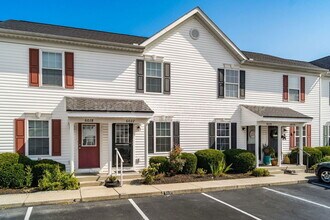 6022 Brice Park Dr in Canal Winchester, OH - Building Photo - Building Photo