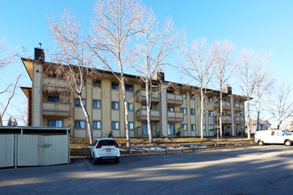 385 Patterson Hl SW in Calgary, AB - Building Photo - Building Photo