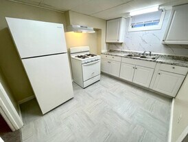 1203 E Walnut St in Columbia, MO - Building Photo