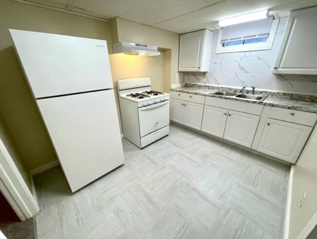property at 1203 E Walnut St