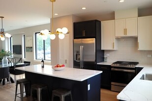 Lions Park Row in Mount Prospect, IL - Building Photo