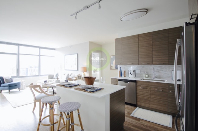 840 N Orleans St in Chicago, IL - Building Photo - Building Photo