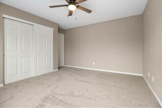 1500 Cornerstone Ct, Unit B in Marion, IL - Foto de edificio - Building Photo