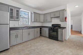 94 Winnikee Ave in Poughkeepsie, NY - Building Photo - Building Photo