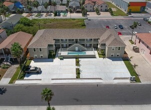 Costa Alegre in South Padre Island, TX - Foto de edificio - Building Photo