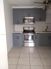 1800 SW 25th St in Miami, FL - Building Photo - Building Photo