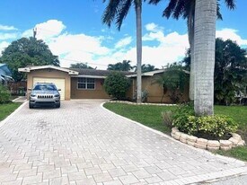 8831 NW 10th St in Pembroke Pines, FL - Building Photo