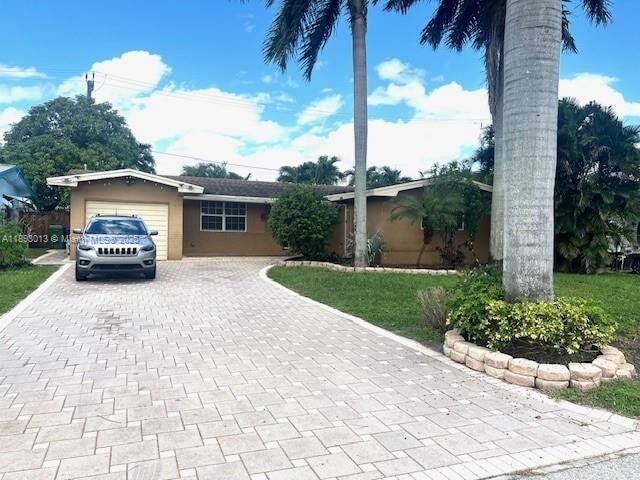 8831 NW 10th St in Pembroke Pines, FL - Building Photo