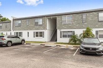 1000 S Semoran Blvd in Winter Park, FL - Building Photo - Building Photo